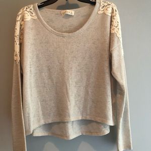 Abercrombie slightly cropped lightweight sweater